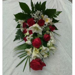 Rd og hvit brebukett