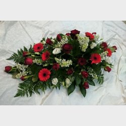 R�d og hvit b�redekorasjon