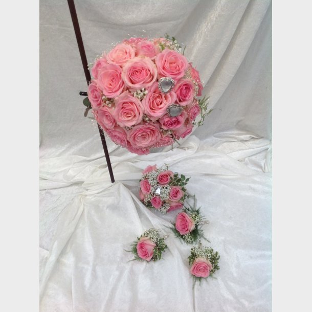 Rund rosa brudebukett