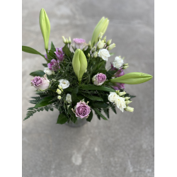 Lilla og hvit bukett